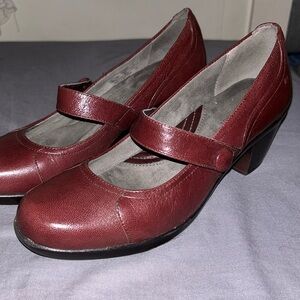 Maroon colored Mary Jane style heels size  9-10
